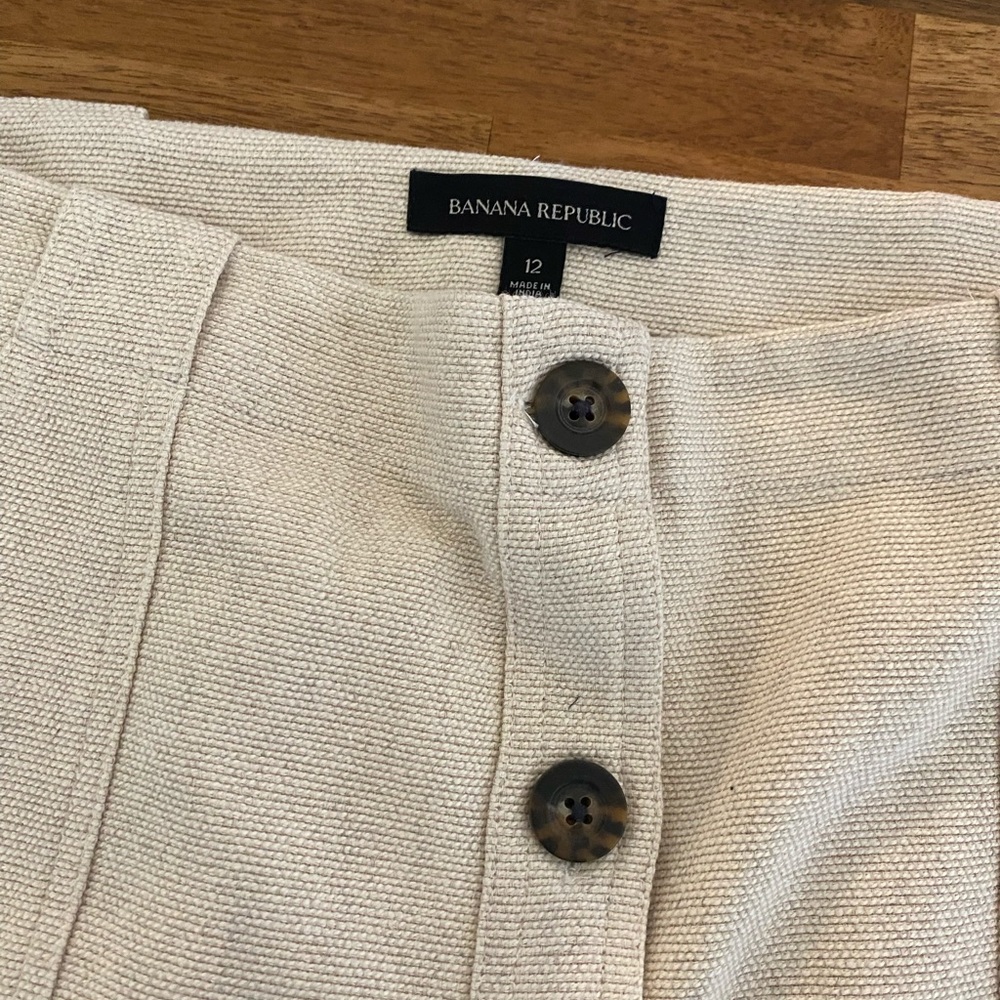 Banana Republic Cream Textured Skirt